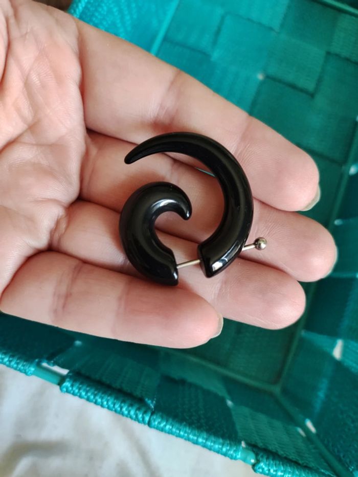 Boucle d'oreille piercing unique - photo numéro 2