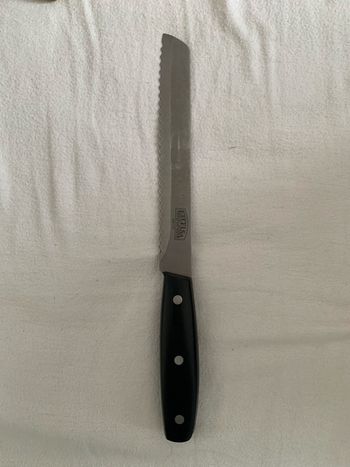 Couteau à pain