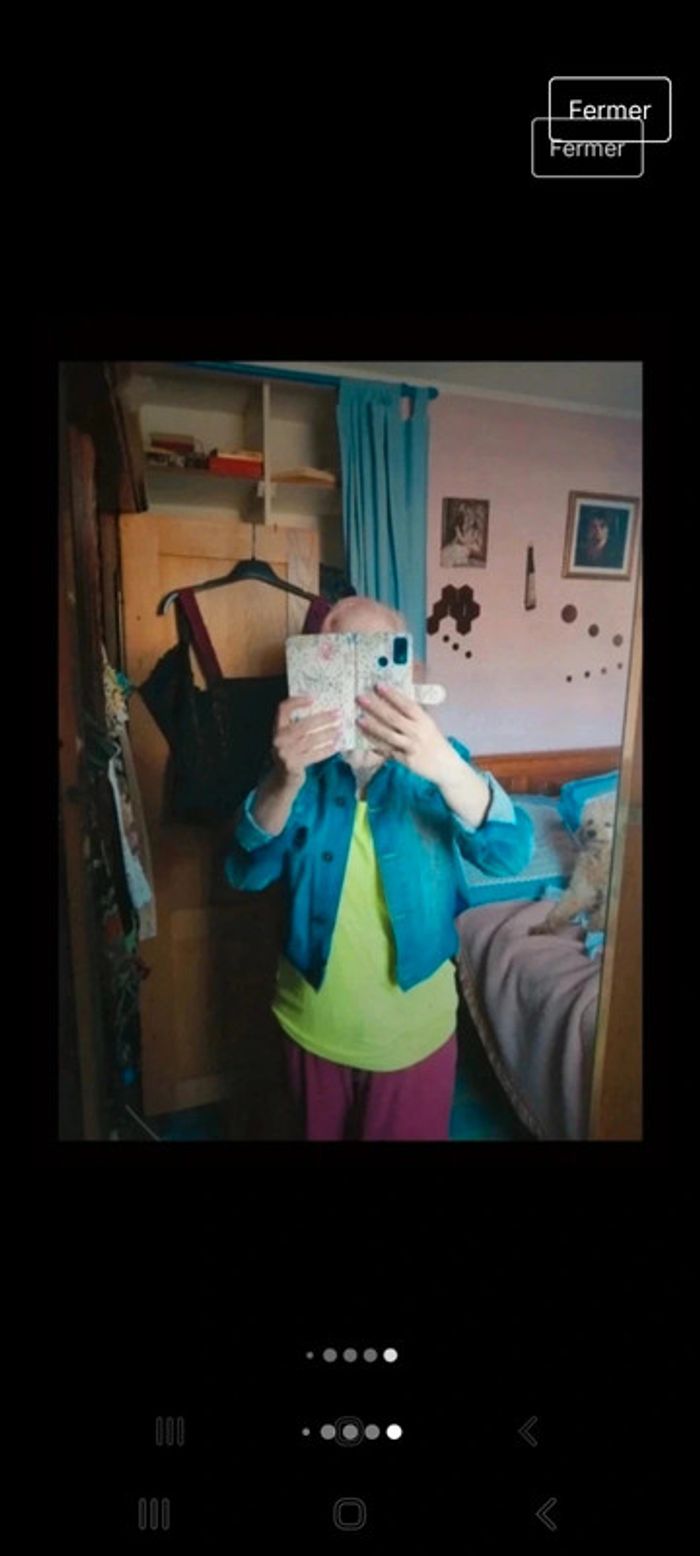 Veste en jean effet usé avec strass - photo numéro 8