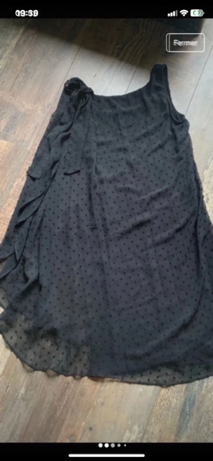 Petite robe noire légère - photo numéro 3