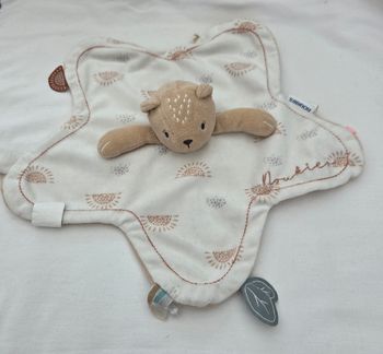 Doudou ours plat blanc et beige - Soleils - Attache tétine- Noukies