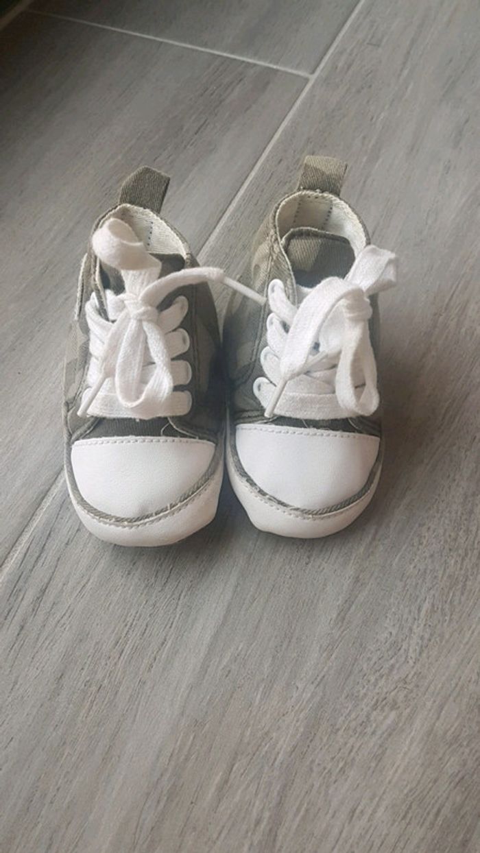 Chaussures/chaussons bébés 0-6 mois - photo numéro 2
