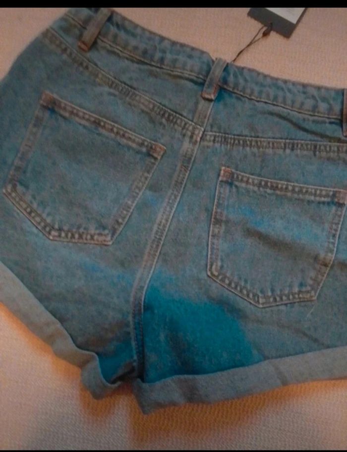 Short neuf - photo numéro 2