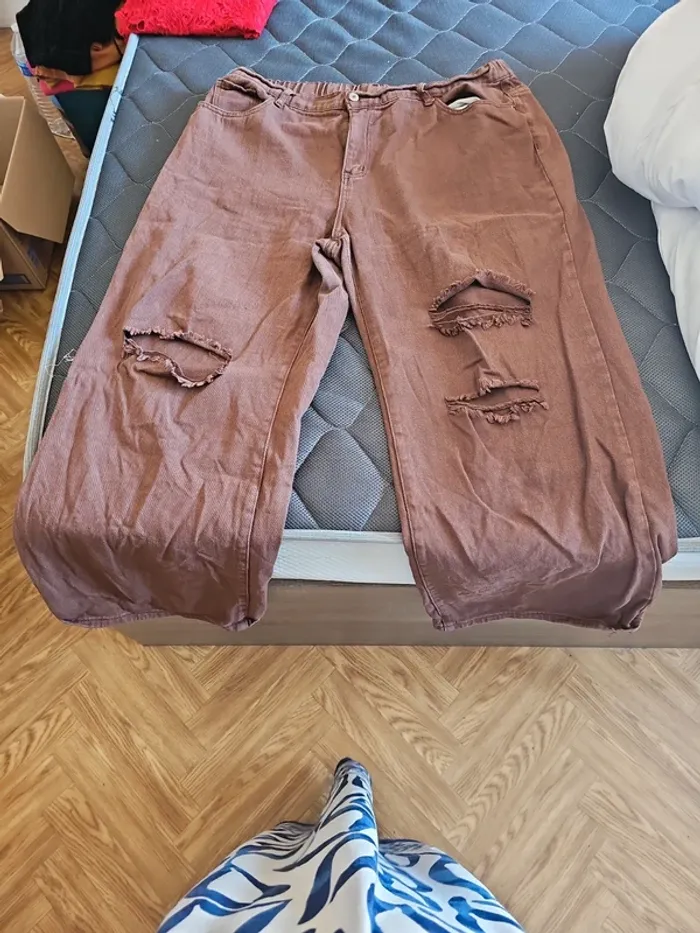 Jean jambe large marron t48 curve