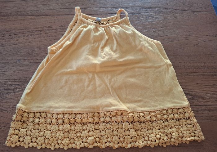 Débardeur / top jaune fille avec dentelle - photo numéro 1