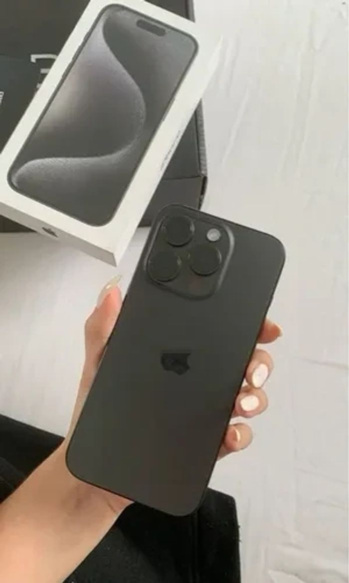 IPhone 15 pro Max 256 Go parfait état - photo numéro 3