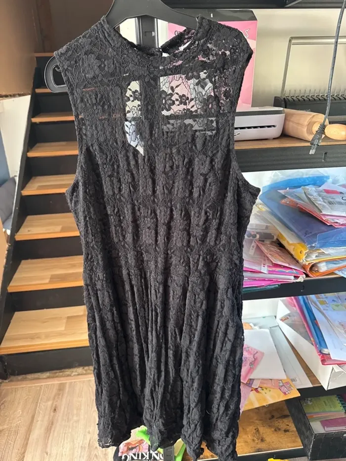 🌹 Élégante robe noire en dentelle – Taille xxl - photo numéro 2