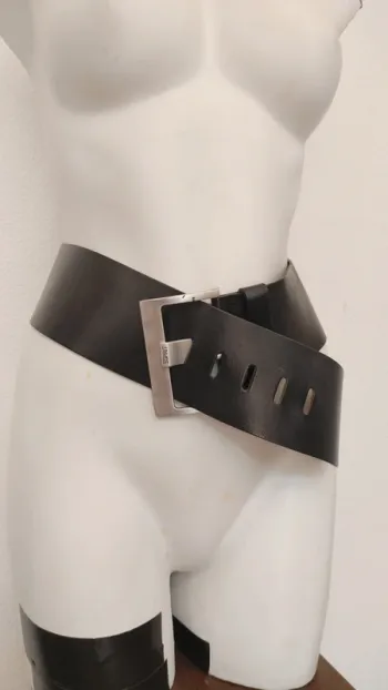 Épaisse large ceinture en cuir vintage noir