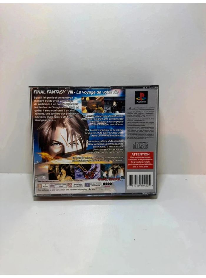 Final Fantasy VIII PlayStation 1 PS1 - photo numéro 2