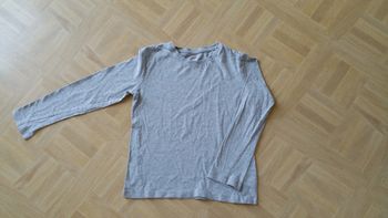 🌟 Tee-shirt gris H&M | 6-8 ans | Très bon état | Réductions pour lots