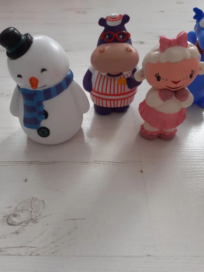 5 figurines Doc la peluche de Disney store - photo numéro 6