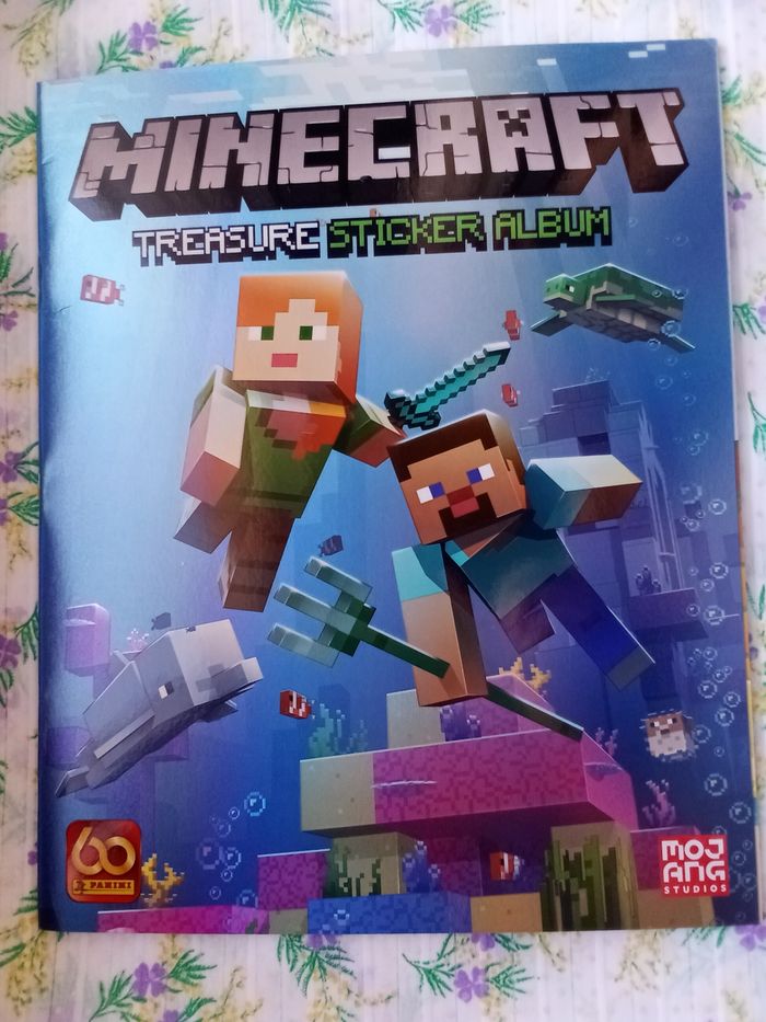PANINI MINECRAFT TREASURE STICKER ALBUM VIDE