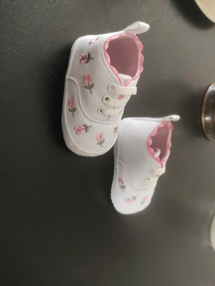 Magnifique paire de chaussures fille - photo numéro 4