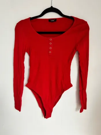 Bodie rouge femme taille S jennyfer