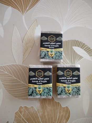 Lot trois savons d argile verte