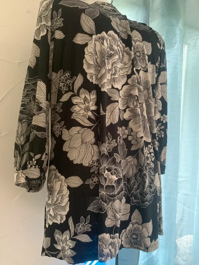 Blouse fantaisie taille 42 manches 3/4 - photo numéro 11