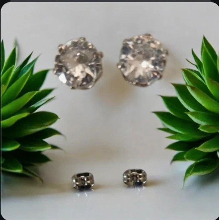Boucles d'oreilles en strass En très bon état - photo numéro 2