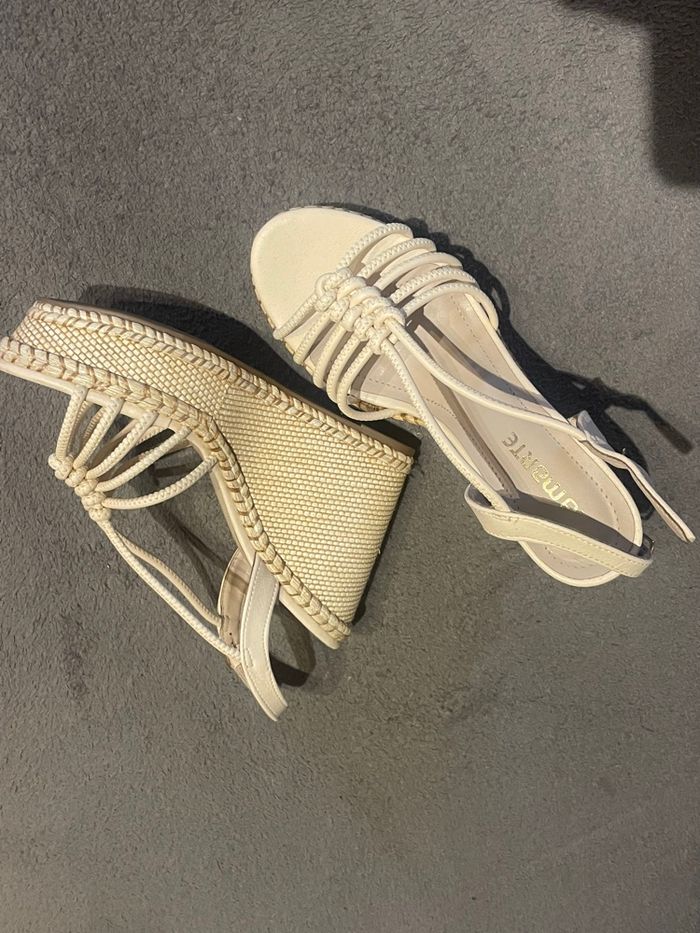 Chaussure compensée neuve taille 38 - photo numéro 2