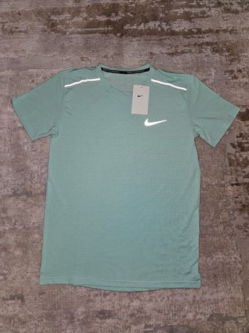 T-shirt nike