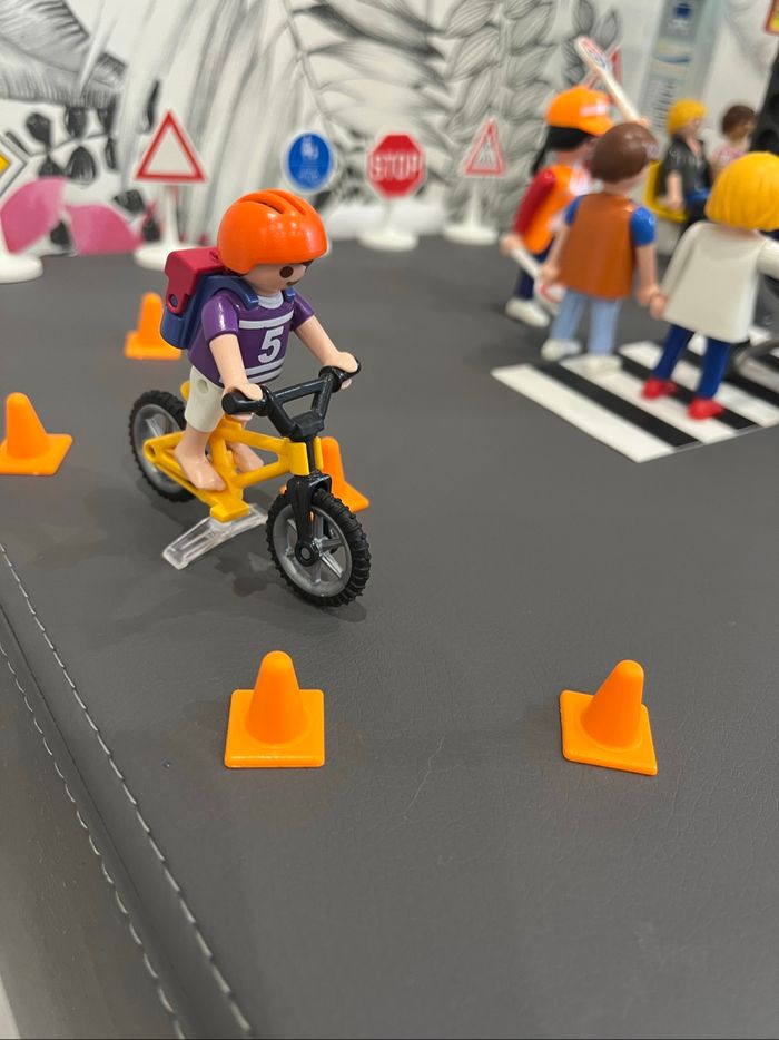 Playmobil arrêt de bus piéton - photo numéro 4