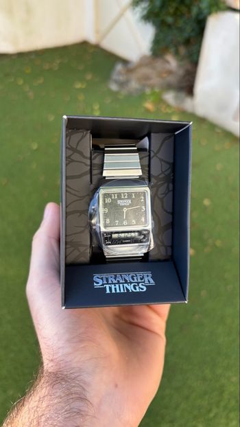 Montre Casio Vintage x Stranger Things AQ-800EST-1A - Edition Limitée