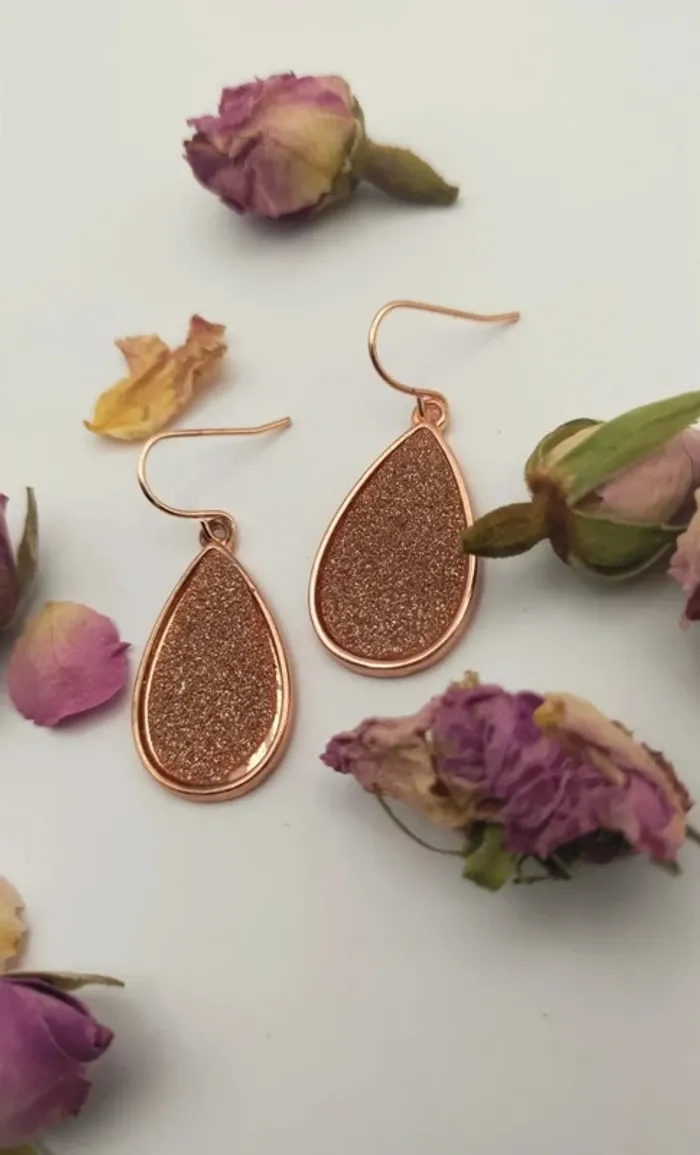 Boucles d'oreilles nude brillant - photo numéro 4