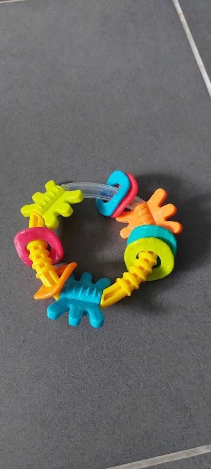 Hochet multiforme