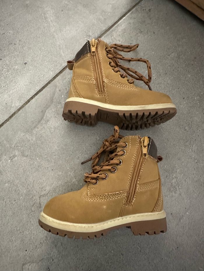 de chaussures montantes beige pointure 24 type randonnée esprit timberland - photo numéro 2