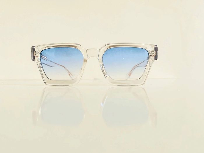 Lunette de soleil mixte transparente verres bleus dégradés UV protection catégorie 1 - photo numéro 2