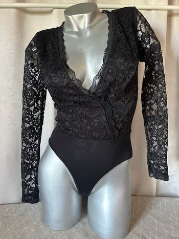 Très joli body dentelle noir made in Italy