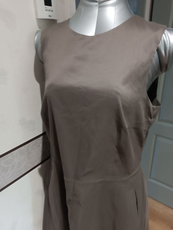 Robe femme t 44 esprit - photo numéro 2