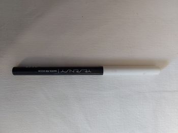 Crayon contour des yeux