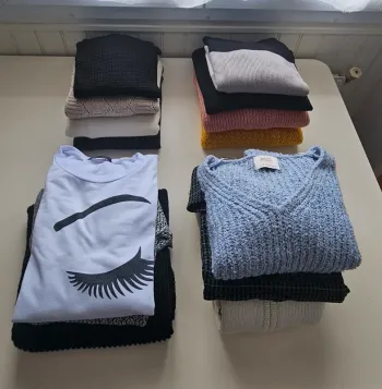Lot 11 pulls et 3 gilets taille 36