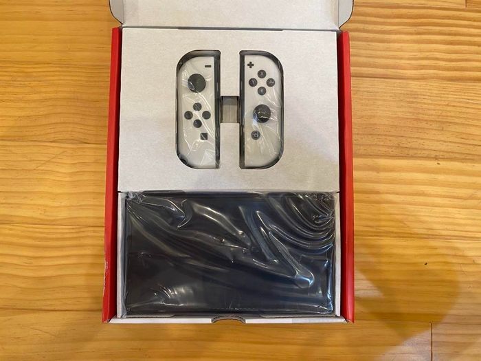 Console Portable Nintendo Switch OLED Modèle HEG-001 64Go Blanc Japon Occasions - photo numéro 3
