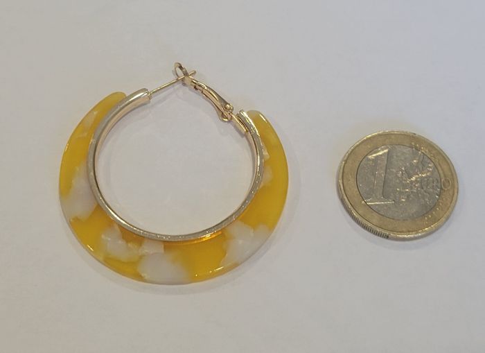BOUCLES D'OREILLES ANNEAUX CREOLES MARBREES JAUNE ! NEUF - photo numéro 3