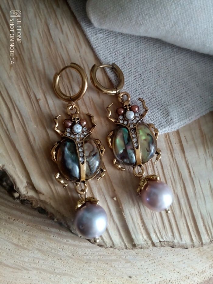 Boucles d'oreilles scarabées en pierres semi précieuses