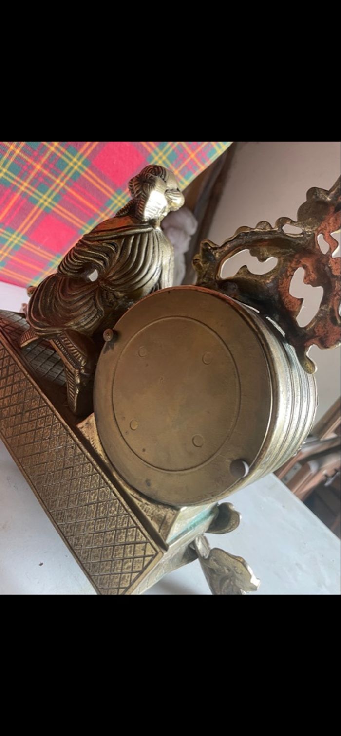 Pendule bronze année 70 - photo numéro 4