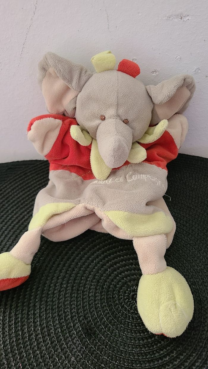 DOUDOU ET COMPAGNIE - Marionnette Alban L'éléphant gris rouge - photo numéro 4