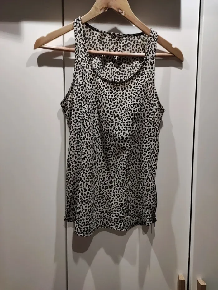 Lot 2 tops motifs léopard - 36 - très bon état - photo numéro 6