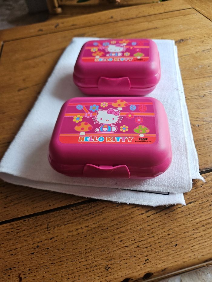 2 boîtes hello kitty fuchsia rose