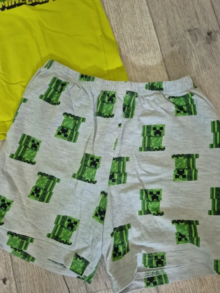 Pyjama minecraft taille 6-7 ans - photo numéro 3