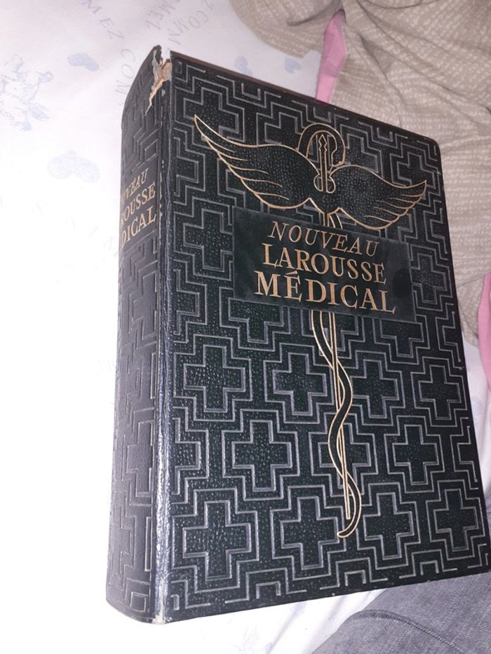Nouveau larousse médical 1952