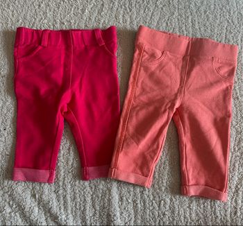 Lot 3 pantalons et 2 gilets 3 mois 