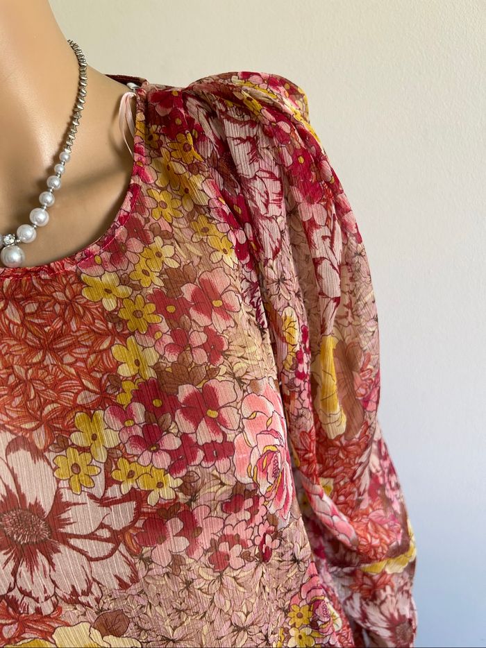 Blouse fleurie neuve à manches longues Naf Naf taille 36 (valeur 50€) - photo numéro 4
