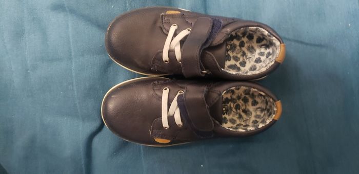 Baskets ou chaussures habillées garçon pointure 28 - photo numéro 4