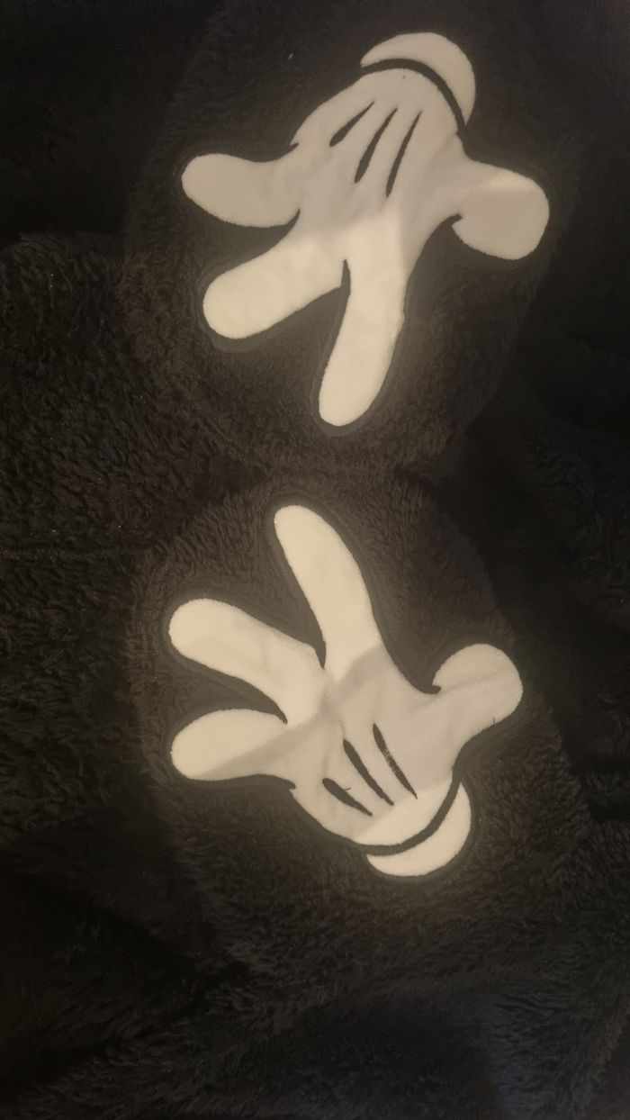 Cape poncho polaire capuche mickey noir - photo numéro 3