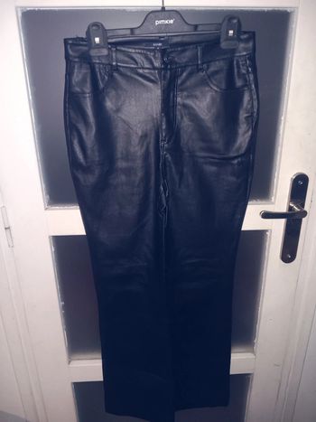 Pantalon genre faux cuir Taille 38