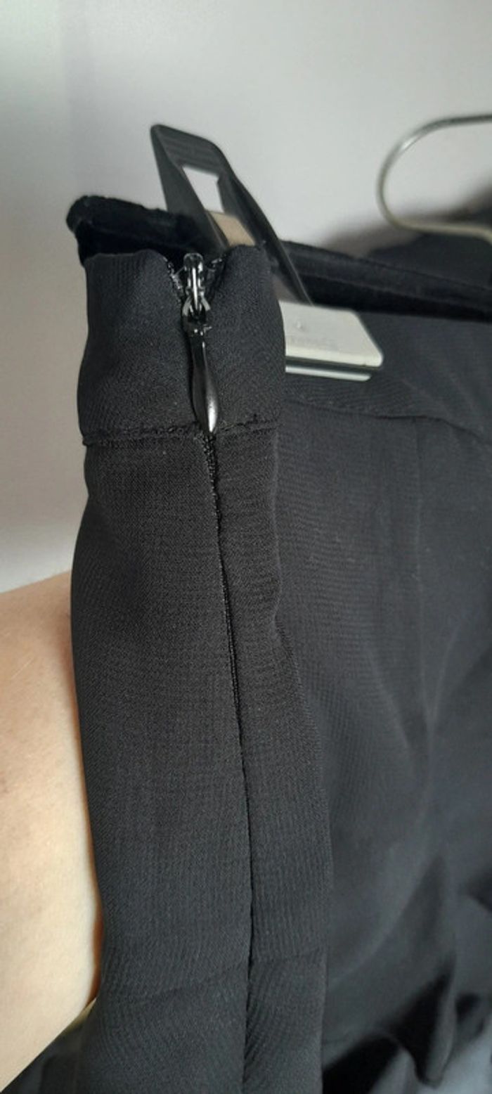 Jupe noire - photo numéro 3