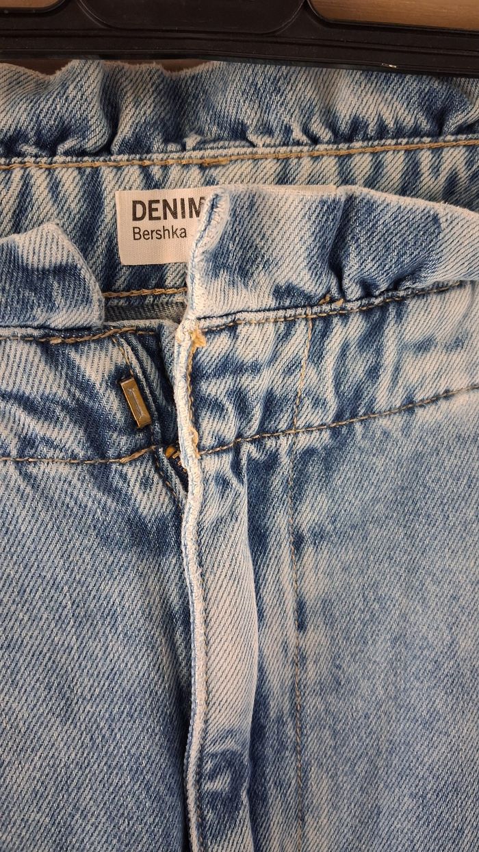 Jean bleu large et souple bershka taille 40 - photo numéro 3