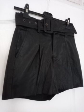 Short  simili cuir